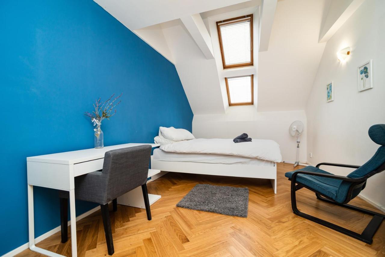 Central, Spacious, Modern 5 Bedrm Duplex W/Balcony Praag Buitenkant foto
