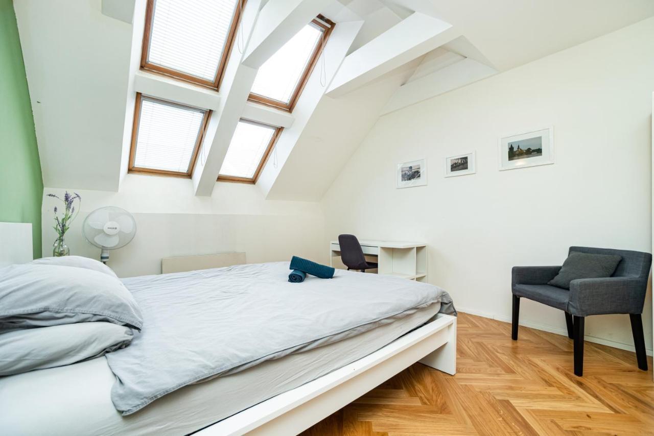 Central, Spacious, Modern 5 Bedrm Duplex W/Balcony Praag Buitenkant foto
