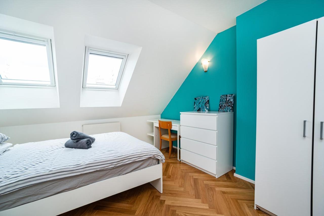 Central, Spacious, Modern 5 Bedrm Duplex W/Balcony Praag Buitenkant foto