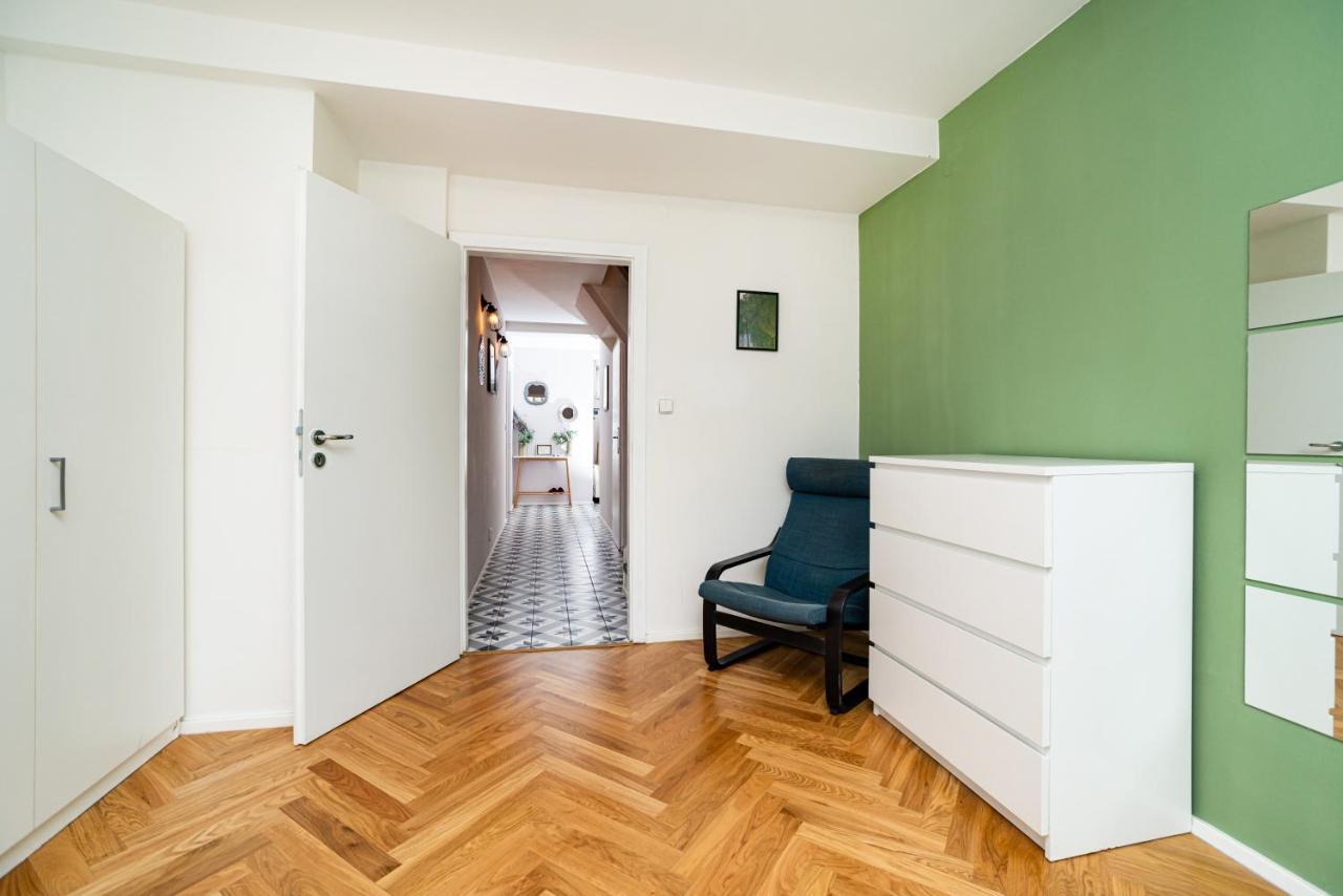Central, Spacious, Modern 5 Bedrm Duplex W/Balcony Praag Buitenkant foto