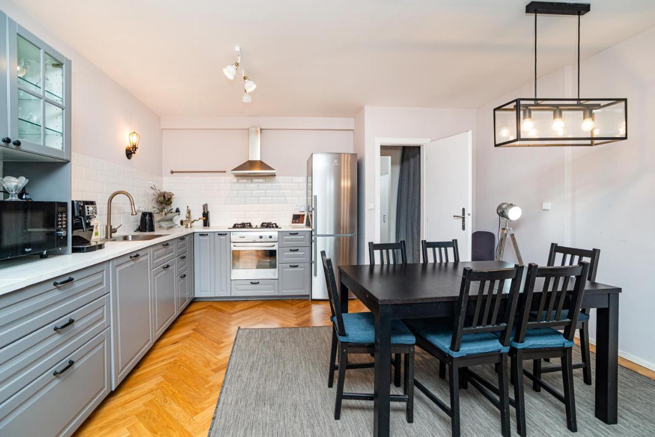 Central, Spacious, Modern 5 Bedrm Duplex W/Balcony Praag Buitenkant foto