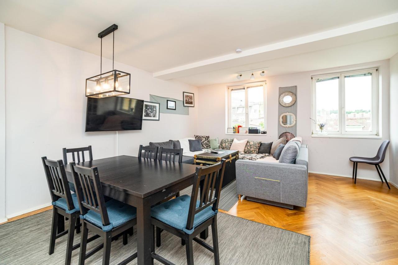 Central, Spacious, Modern 5 Bedrm Duplex W/Balcony Praag Buitenkant foto