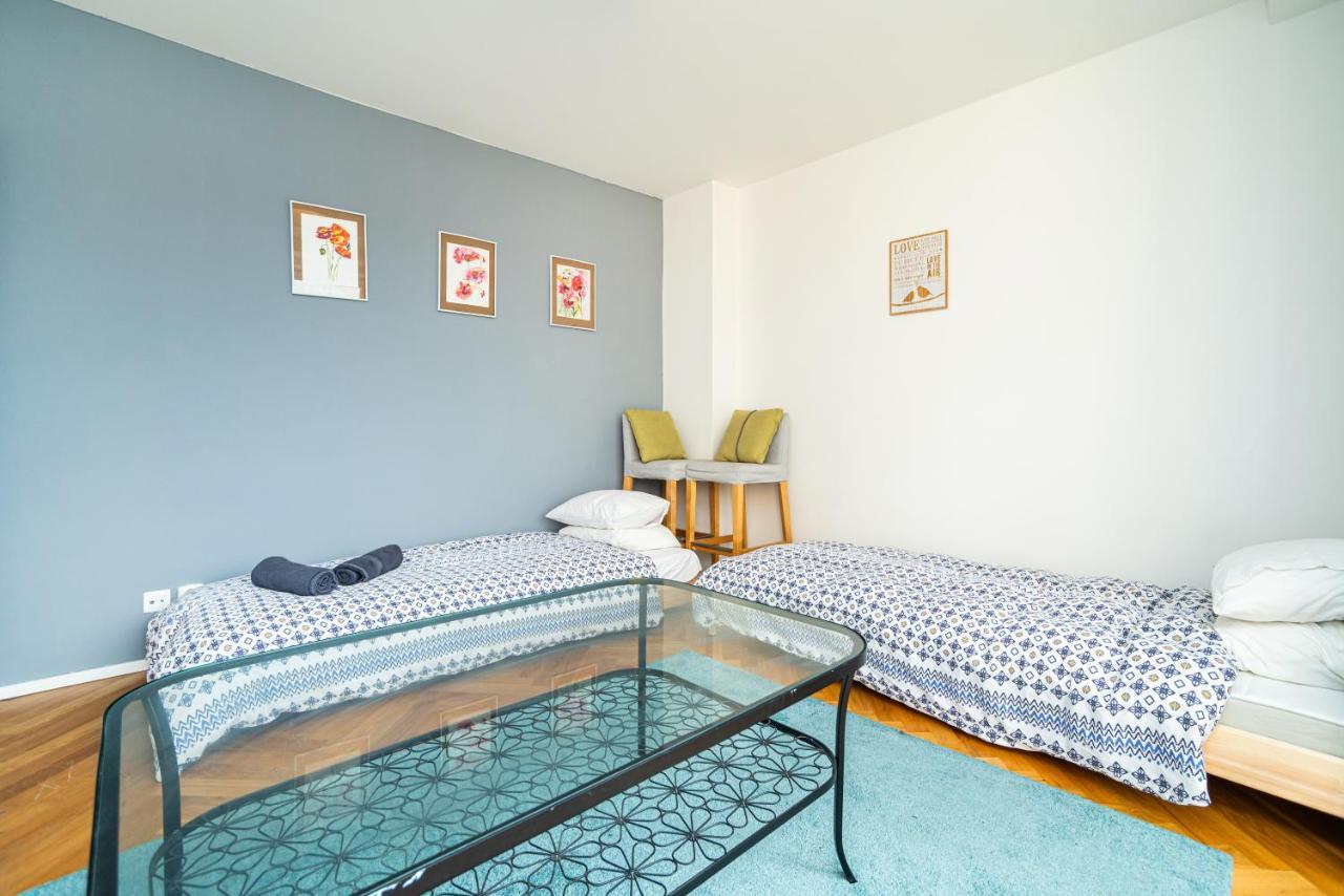 Central, Spacious, Modern 5 Bedrm Duplex W/Balcony Praag Buitenkant foto
