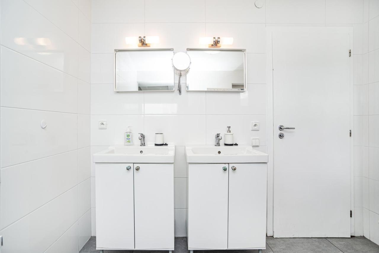 Central, Spacious, Modern 5 Bedrm Duplex W/Balcony Praag Buitenkant foto